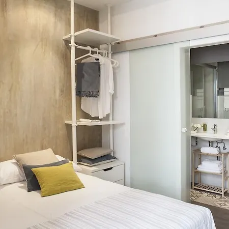 Apart. In Damas Hotell